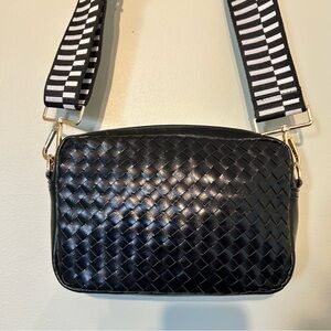 Pretty Simple- black leather woven crosss body camera bag